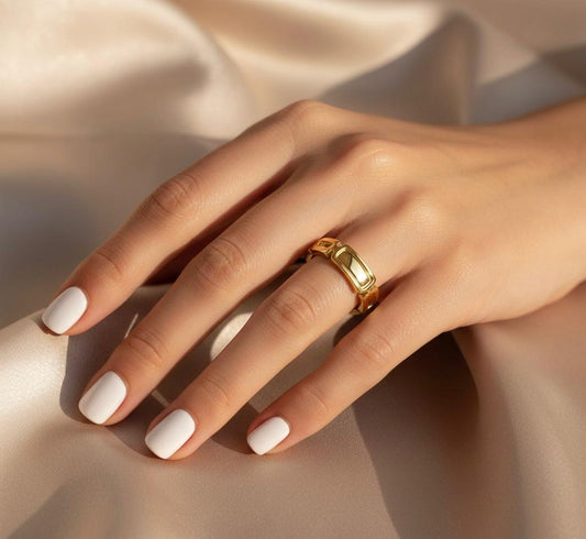 Luxe Signet Ring