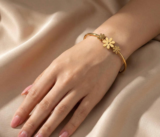 Daisy Bloom Bracelet