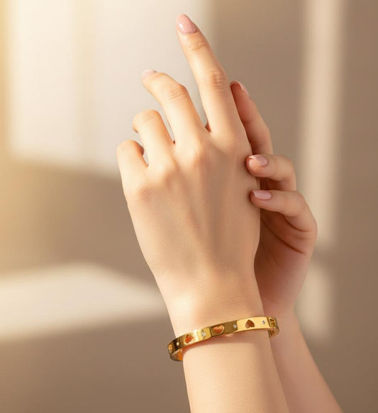 Heart Halo Bangle