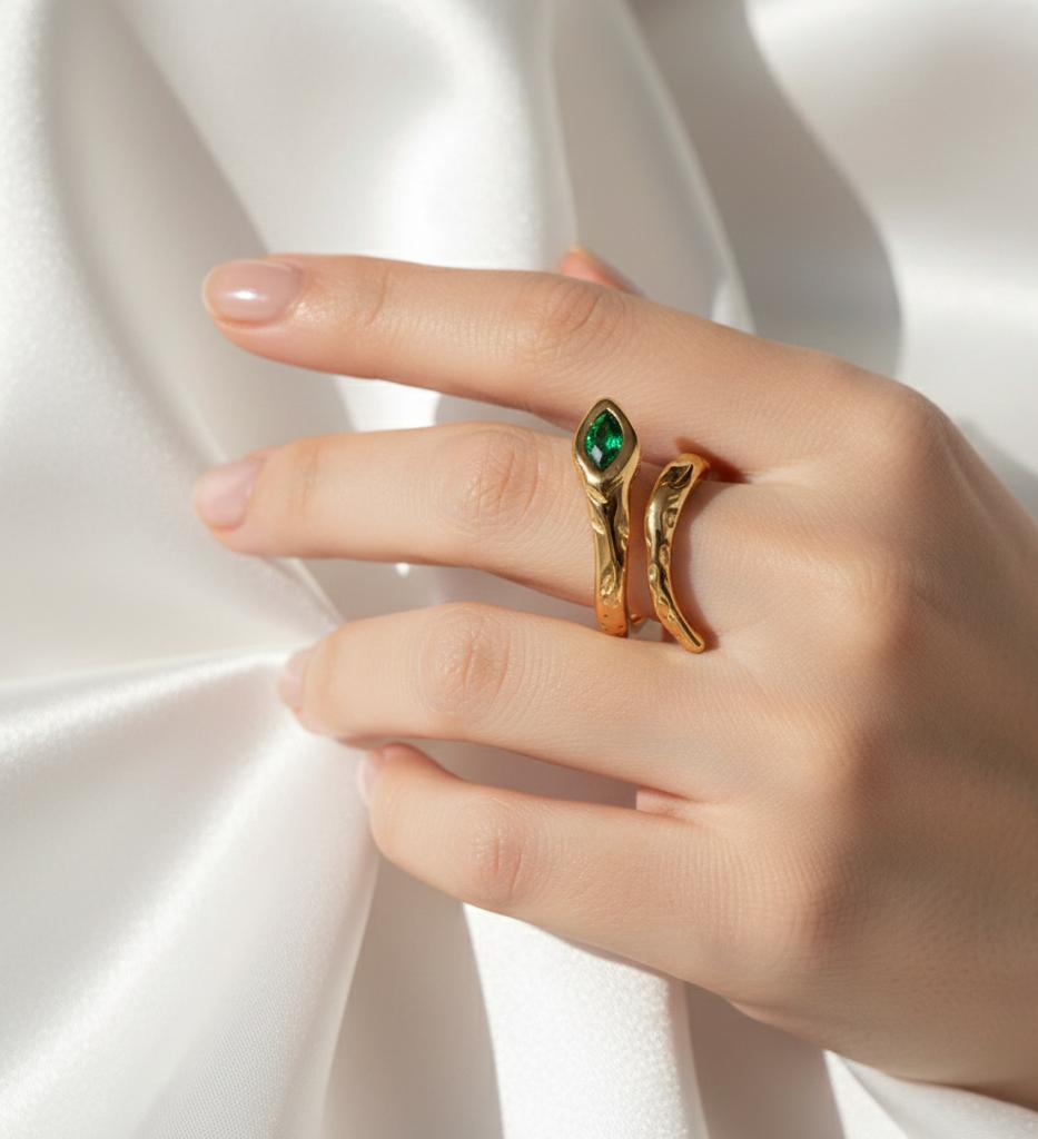 Emerald Serpent Ring