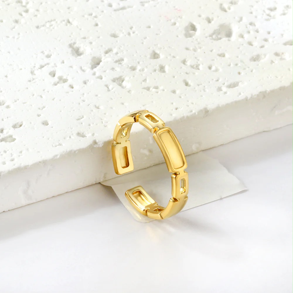 Luxe Signet Ring